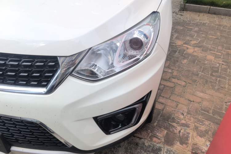 Used BAIC Senova X35 2016 1.5L Automatic Luxury Edition Left Front Headlight