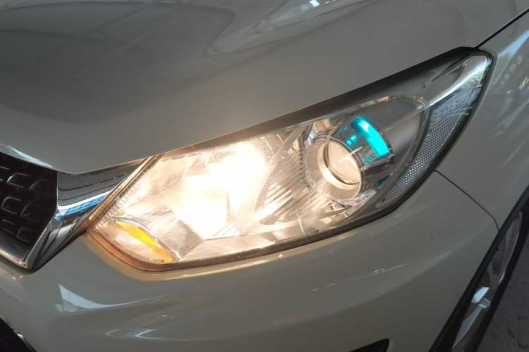 Used BAIC Senova X35 2016 1.5L Manual Elite Edition Left Front Headlight
