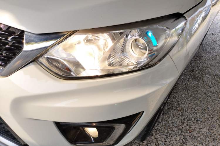Used BAIC Senova X35 2016 1.5L Automatic Luxury Edition Left Front Headlight