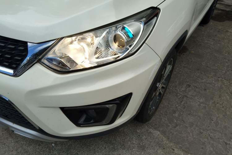 Used BAIC Senova X35 2016 1.5L Manual Luxury Edition Left Front Headlight