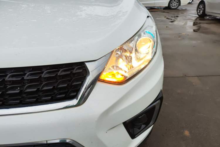 Used BAIC Senova X35 2016 1.5L Automatic Luxury Edition Left Front Headlight