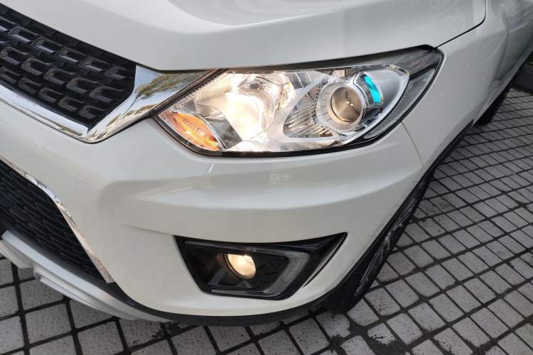 Used BAIC Senova X35 2016 1.5L Automatic Luxury Edition Left Front Headlight