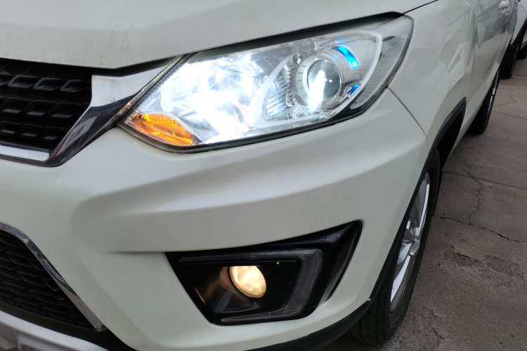 Used BAIC Senova X35 2016 1.5L Manual Elite Edition Left Front Headlight