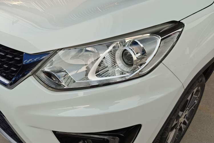 Used BAIC Senova X35 2016 1.5L Automatic Luxury Edition Left Front Headlight