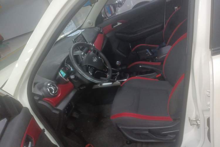 Used BAIC Senova X35 2016 1.5L Manual Elite Edition Left Front Seat