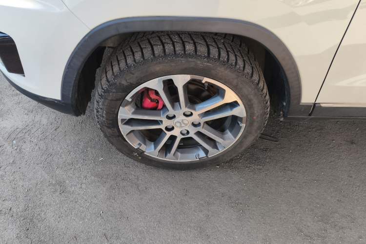 Used BAIC Senova X35 2016 1.5L Automatic Luxury Edition Left Front Wheel Hub