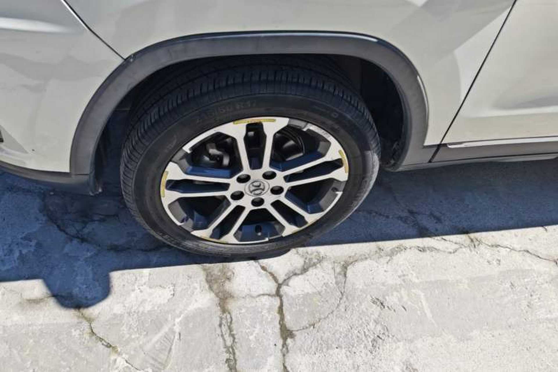 Used BAIC Senova X35 2016 1.5L Automatic Luxury Edition Left Front Wheel Hub