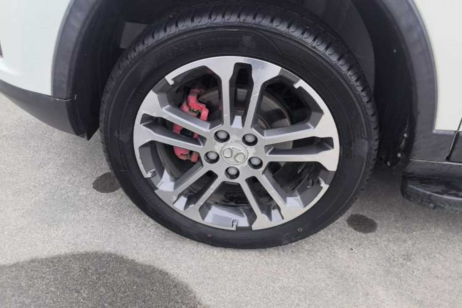 Used BAIC Senova X35 2016 1.5L Manual Luxury Edition Left Front Wheel Hub