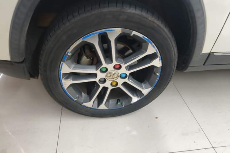 Used BAIC Senova X35 2016 1.5L Automatic Luxury Edition Left Front Wheel Hub