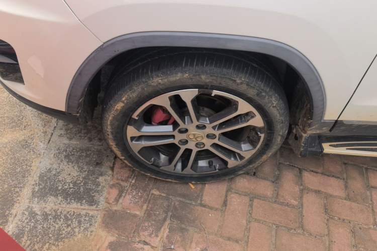 Used BAIC Senova X35 2016 1.5L Automatic Luxury Edition Left Front Wheel Hub