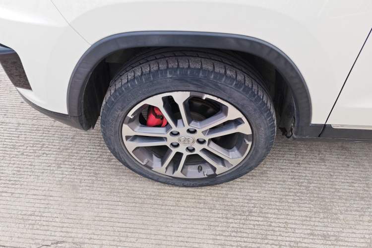 Used BAIC Senova X35 2016 1.5L Manual Luxury Edition Left Front Wheel Hub