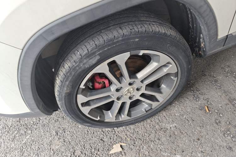 Used BAIC Senova X35 2016 1.5L Manual Luxury Edition Left Front Wheel Hub