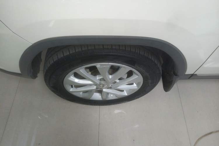 Used BAIC Senova X35 2016 1.5L Manual Elite Edition Left Front Wheel Hub