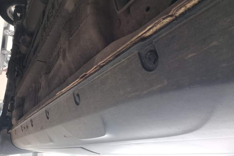 Used BAIC Senova X35 2016 1.5L Manual Elite Edition Left Side Sill