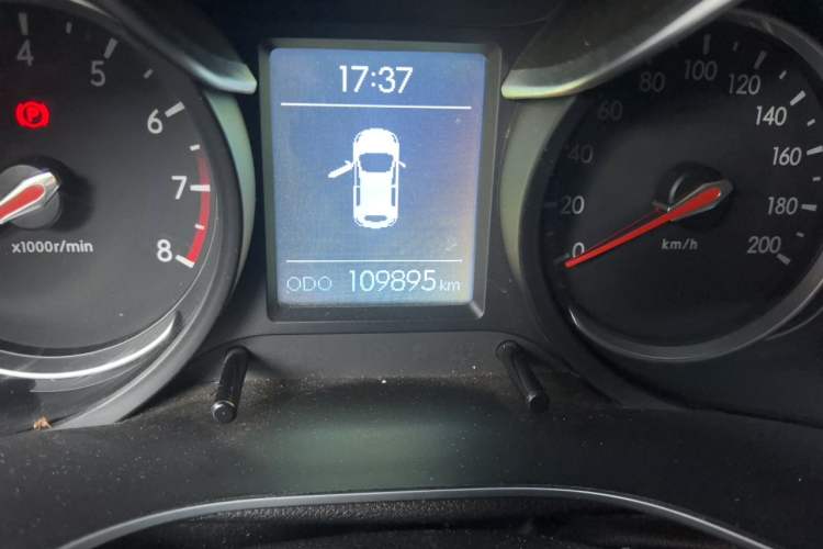 Used BAIC Senova X35 2016 1.5L Manual Luxury Edition Odometer Close Up