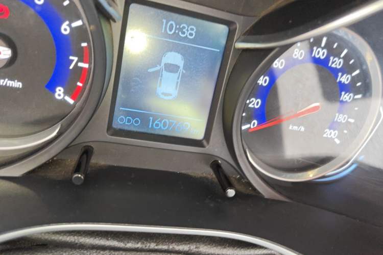 Used BAIC Senova X35 2016 1.5L Manual Elite Edition Odometer Close Up