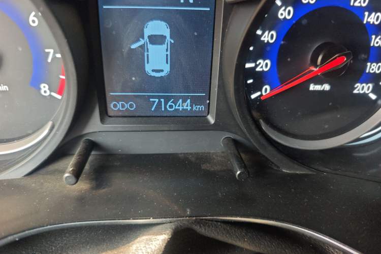Used BAIC Senova X35 2016 1.5L Automatic Luxury Edition Odometer Close Up