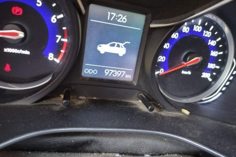 Used BAIC Senova X35 2016 1.5L Manual Luxury Edition Odometer Close Up