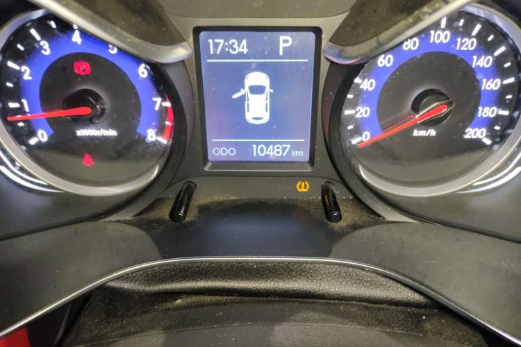 Used BAIC Senova X35 2016 1.5L Automatic Elite Edition Odometer Close Up