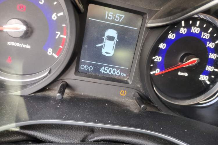 Used BAIC Senova X35 2016 1.5L Manual Luxury Edition Odometer Close Up