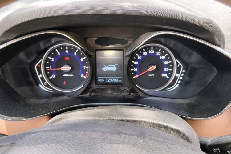Used BAIC Senova X35 2016 1.5L Manual Luxury Edition Odometer Close Up
