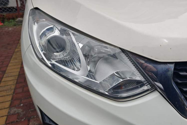 Used BAIC Senova X35 2016 1.5L Manual Elite Edition Right Front Headlight
