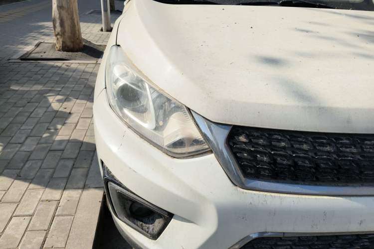 Used BAIC Senova X35 2016 1.5L Automatic Luxury Edition Right Front Headlight
