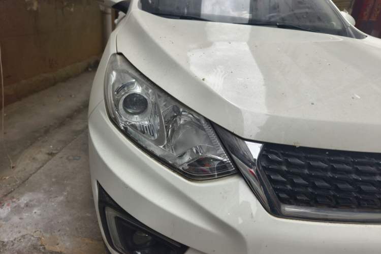 Used BAIC Senova X35 2016 1.5L Automatic Prestige Edition Right Front Headlight