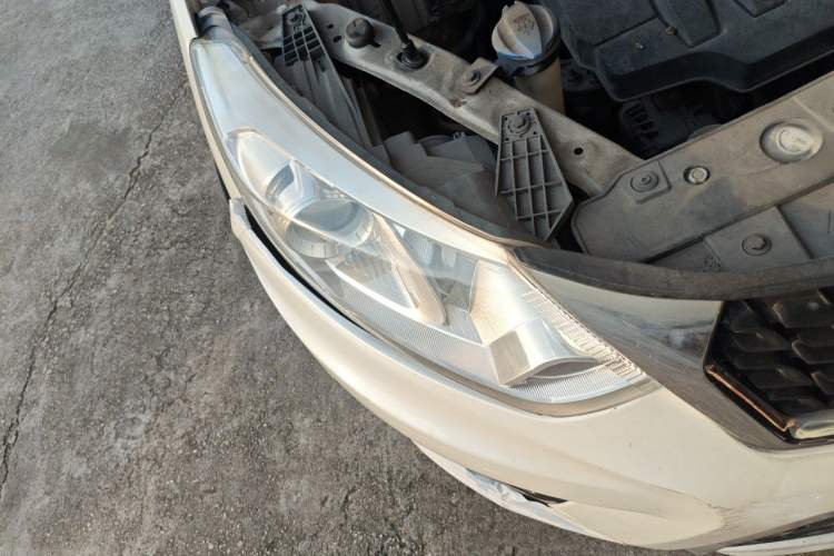 Used BAIC Senova X35 2016 1.5L Automatic Luxury Edition Right Front Headlight
