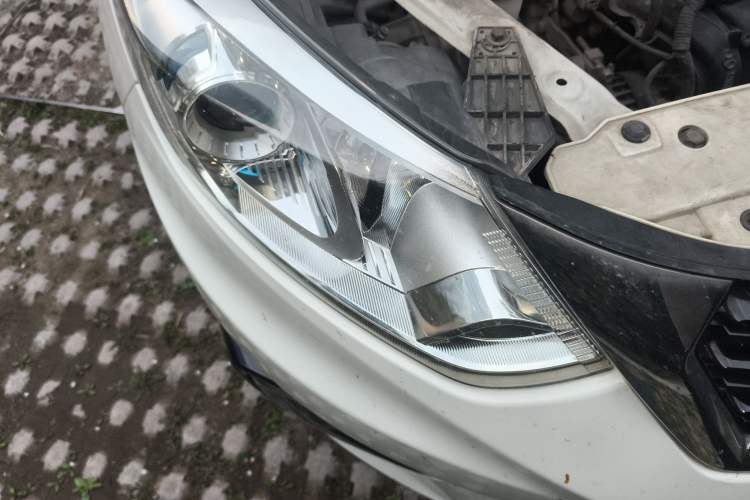 Used BAIC Senova X35 2016 1.5L Manual Elite Edition Right Front Headlight