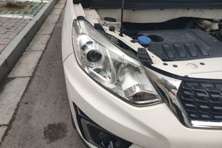 Used BAIC Senova X35 2016 1.5L Manual Luxury Edition Right Front Headlight