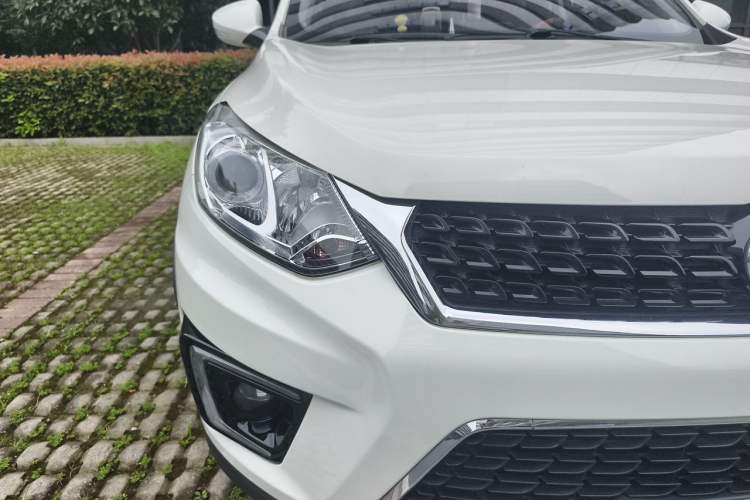 Used BAIC Senova X35 2016 1.5L Manual Luxury Edition Right Front Headlight