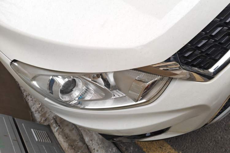 Used BAIC Senova X35 2016 1.5L Manual Elite Edition Right Front Headlight
