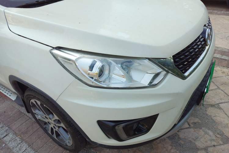 Used BAIC Senova X35 2016 1.5L Manual Luxury Edition Right Front Headlight