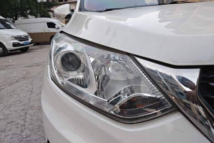 Used BAIC Senova X35 2016 1.5L Manual Luxury Edition Right Front Headlight