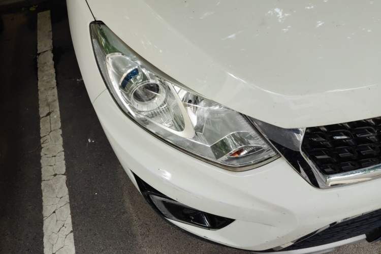Used BAIC Senova X35 2016 1.5L Manual Luxury Edition Right Front Headlight