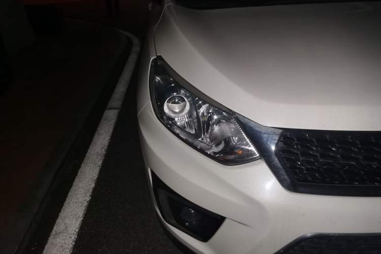 Used BAIC Senova X35 2016 1.5L Manual Elite Edition Right Front Headlight