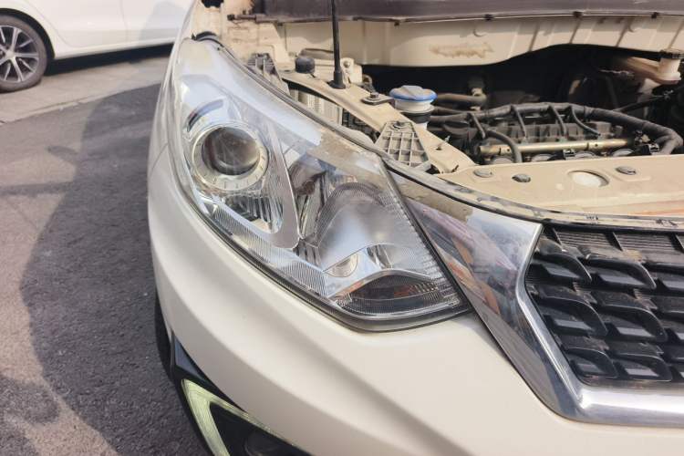 Used BAIC Senova X35 2016 1.5L Manual Elite Edition Right Front Headlight