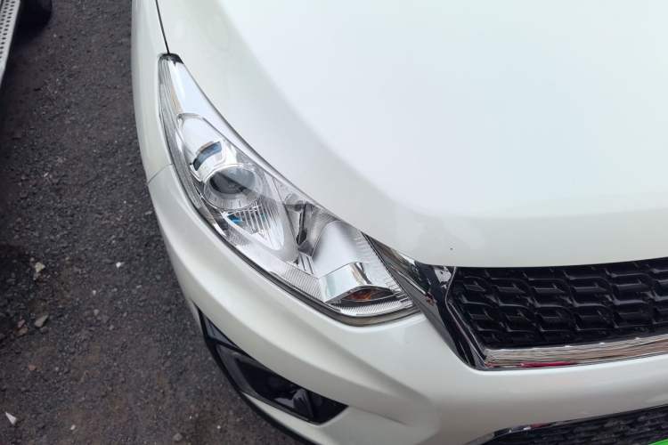 Used BAIC Senova X35 2016 1.5L Manual Elite Edition Right Front Headlight