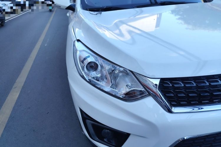 Used BAIC Senova X35 2016 1.5L Automatic Elite Edition Right Front Headlight