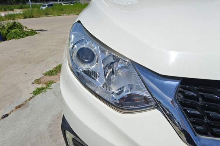 Used BAIC Senova X35 2016 1.5L Automatic Luxury Edition Right Front Headlight