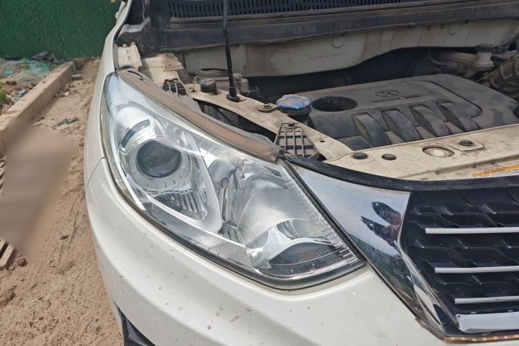 Used BAIC Senova X35 2016 1.5L Automatic Luxury Edition Right Front Headlight