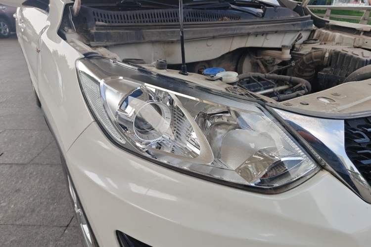 Used BAIC Senova X35 2016 1.5L Manual Elite Edition Right Front Headlight