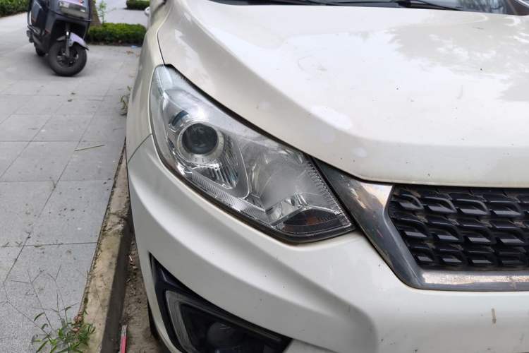 Used BAIC Senova X35 2016 1.5L Manual Luxury Edition Right Front Headlight