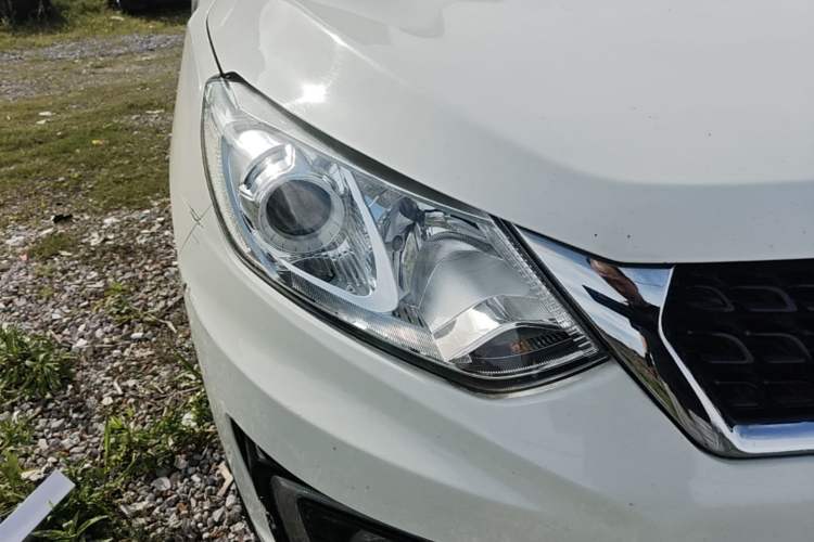 Used BAIC Senova X35 2016 1.5L Manual Luxury Edition Right Front Headlight