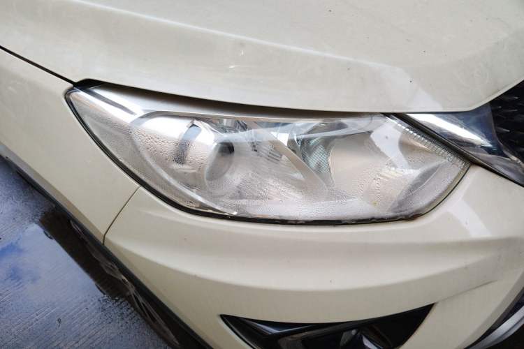 Used BAIC Senova X35 2016 1.5L Automatic Luxury Edition Right Front Headlight