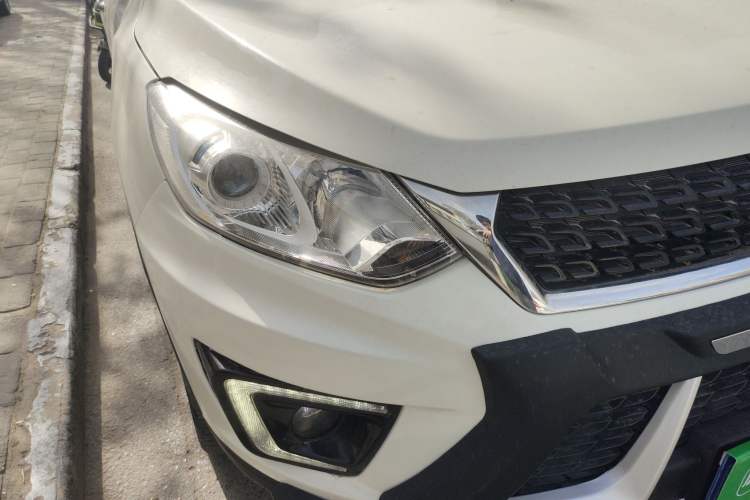Used BAIC Senova X35 2016 1.5L Manual Luxury Edition Right Front Headlight