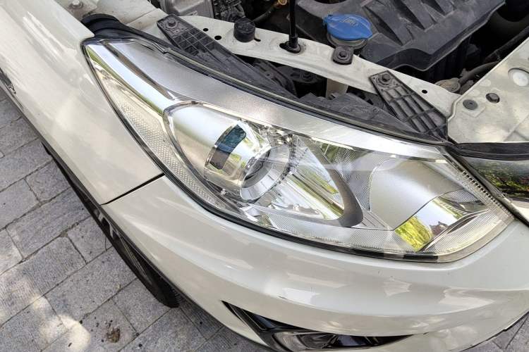 Used BAIC Senova X35 2016 1.5L Manual Luxury Edition Right Front Headlight