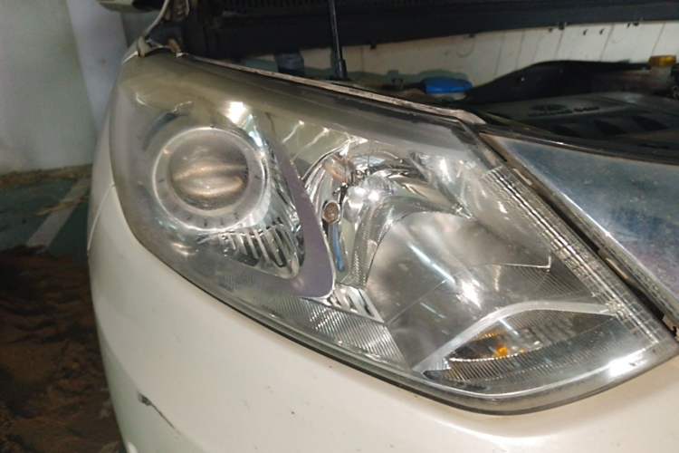 Used BAIC Senova X35 2016 1.5L Automatic Luxury Edition Right Front Headlight