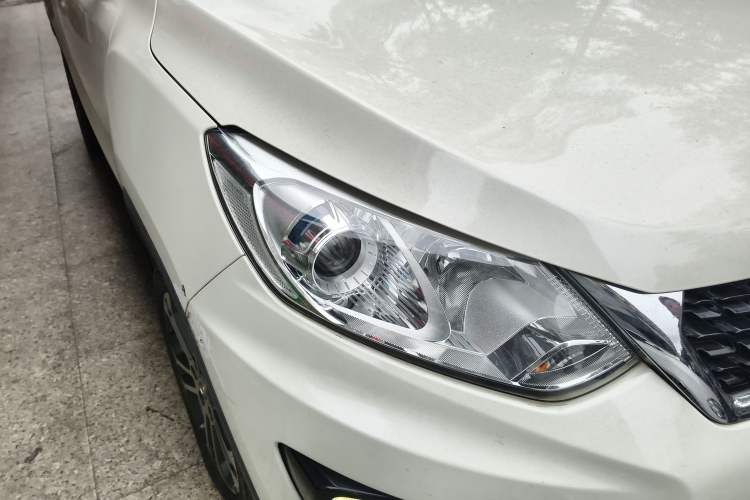 Used BAIC Senova X35 2016 1.5L Manual Luxury Edition Right Front Headlight